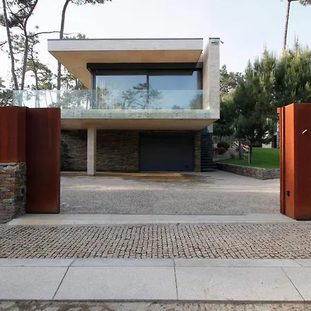 With 4 Bedrooms In Fao With Private Pool Enclosed Garden And Wifi 200 M From The Beach Willa *